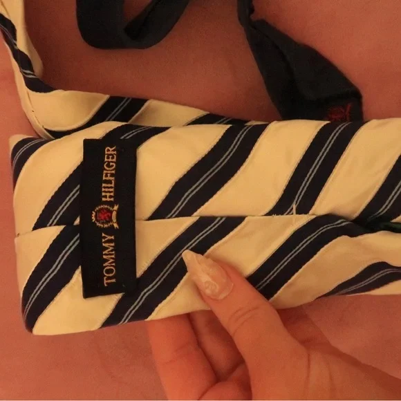 Tommy Hilfiger Navy and Cream Striped Silk Tie - Picture 2 of 5